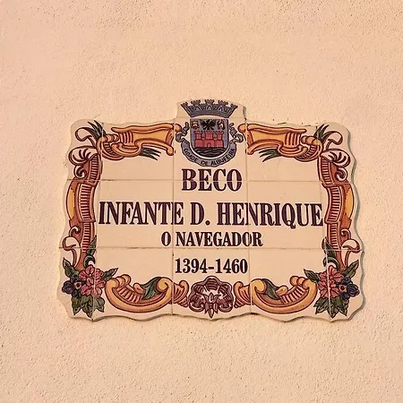 Himalaya Rooftop Sea View *