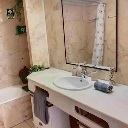 Himalaya Rooftop Sea View Lägenhet *