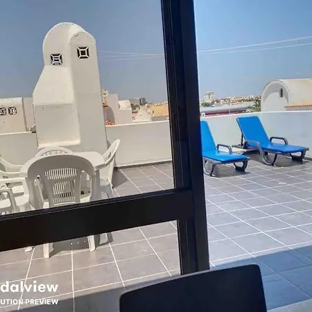 Himalaya Rooftop Sea View Apartment *