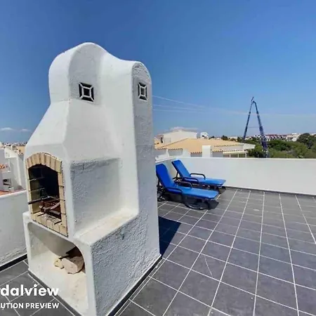 Himalaya Rooftop Sea View Apartment *